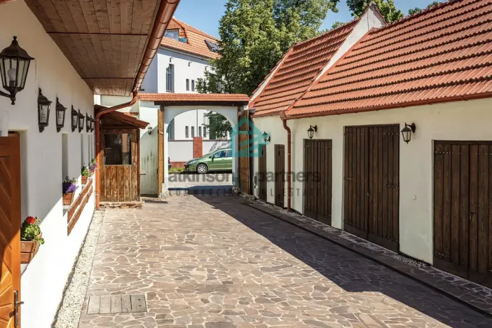 Prodej chaty, České Budějovice - České Budějovice 7, nám. Bratří Čapků, 450 m2
