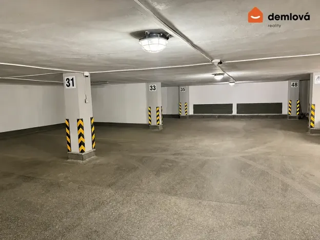 Prodej garážového stání, Ostrava, Poděbradova, 13 m2