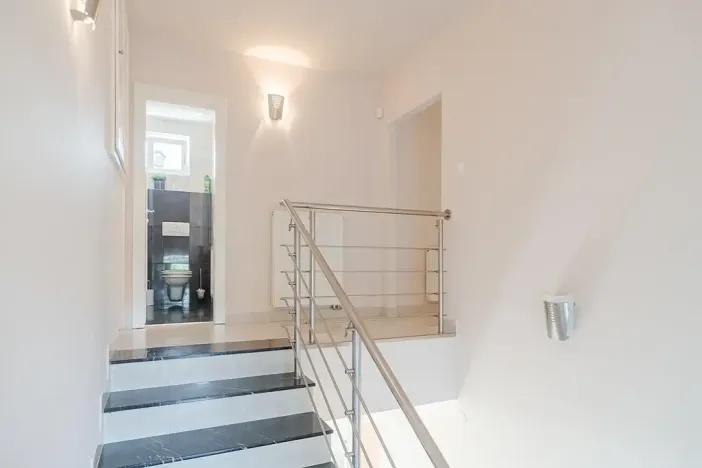 Prodej rodinného domu, Benátky, 241 m2