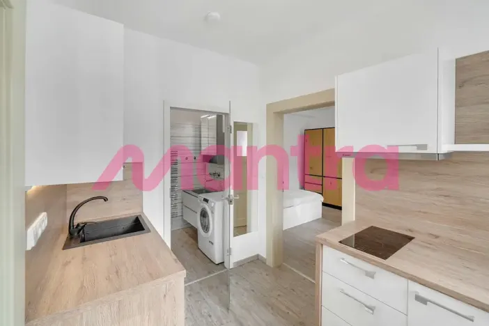 Prodej vícegeneračního domu, Praha, V Podbabě, 90 m2