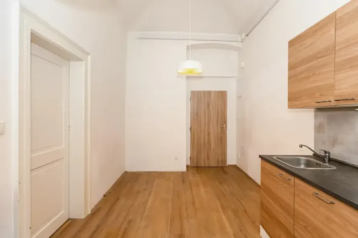 Pronájem komerční nemovitosti, Praha - Smíchov, Grafická, 29 m2