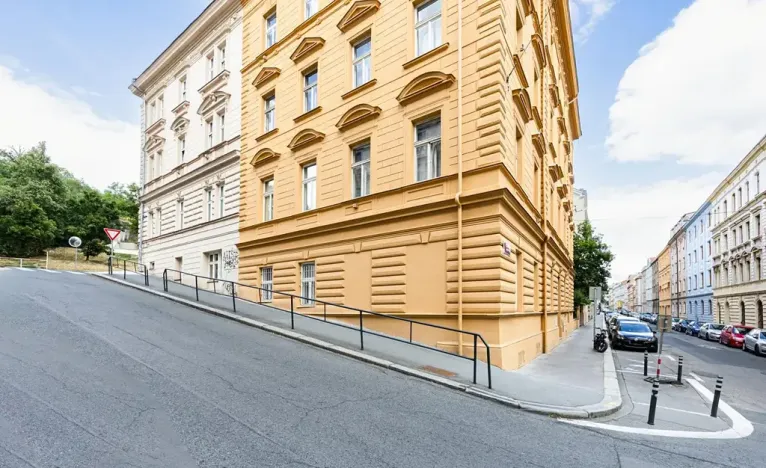 Pronájem komerční nemovitosti, Praha - Smíchov, Grafická, 29 m2