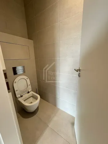 Pronájem bytu 1+kk, Praha - Holešovice, V háji, 36 m2