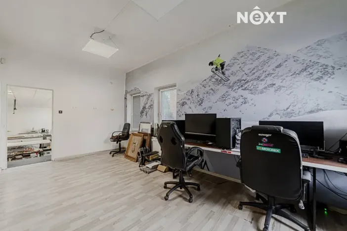 Pronájem obchodního prostoru, Karviná, tř. Těreškovové, 142 m2