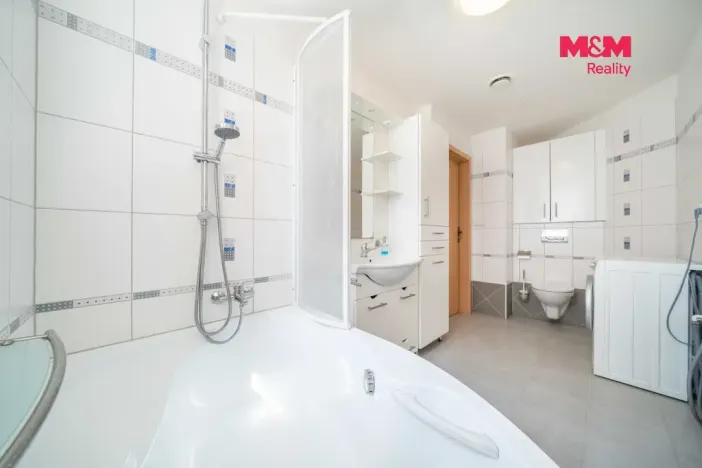Pronájem bytu 1+kk, Plzeň - Skvrňany, Waltrova, 50 m2