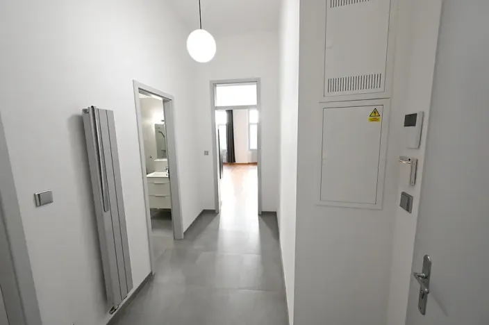 Pronájem bytu 1+kk, Praha - Vinohrady, Vinohradská, 43 m2