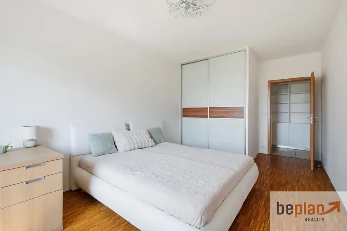 Pronájem bytu 2+kk, Praha - Malešice, Univerzitní, 63 m2