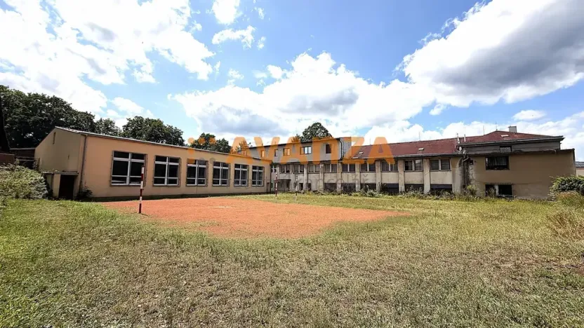 Prodej komerční nemovitosti, Děčín, Riegrova, 1200 m2