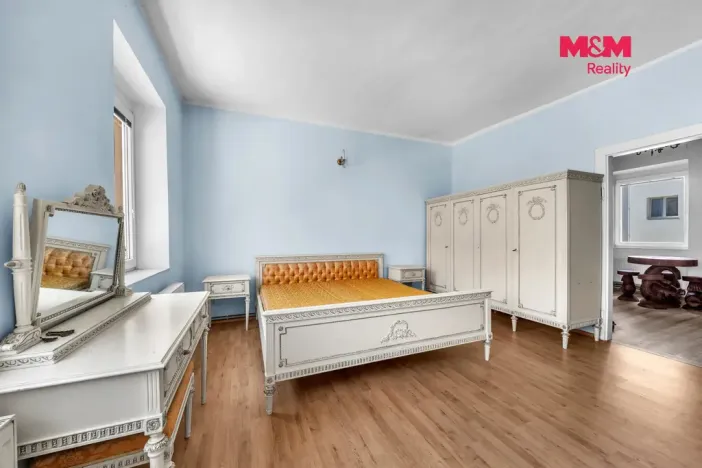 Prodej bytu 3+kk, Úpice, Svornosti, 170 m2