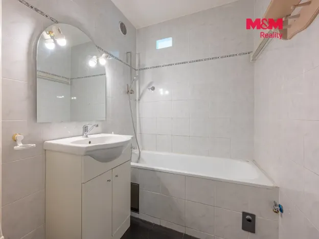 Prodej bytu 3+1, Praha - Kobylisy, Košťálkova, 66 m2