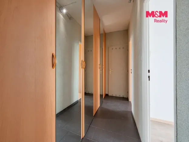 Prodej bytu 3+1, Praha - Kobylisy, Košťálkova, 66 m2