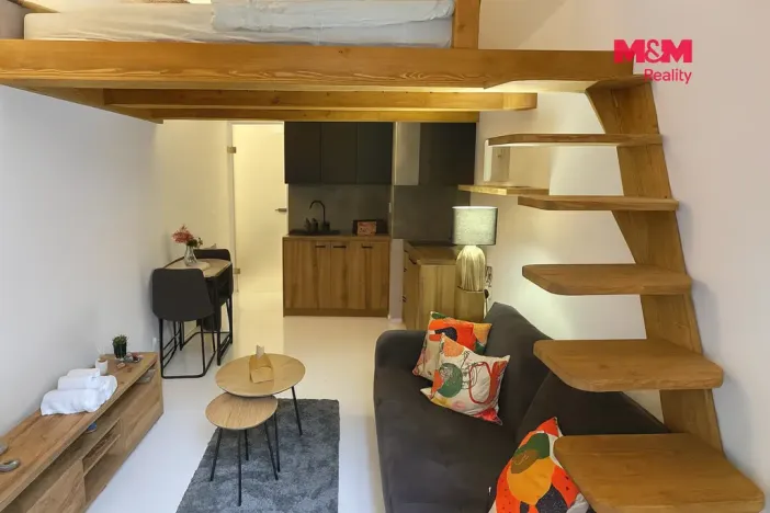 Pronájem bytu 1+kk, Praha - Vinohrady, Polská, 34 m2