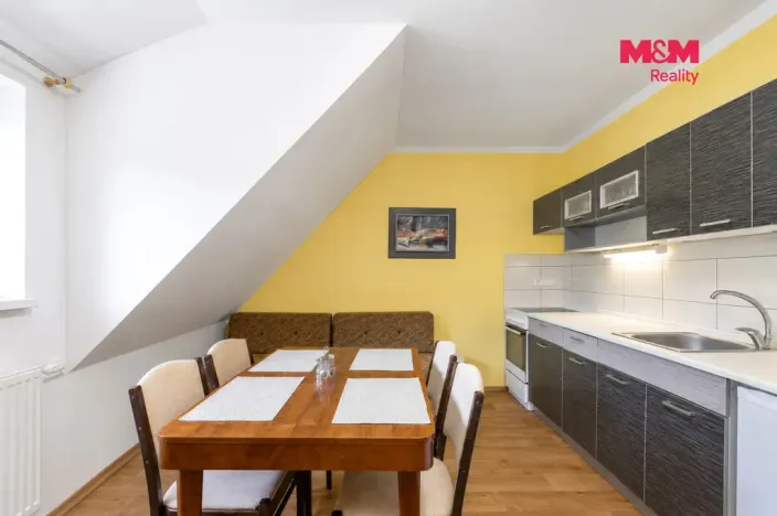 Prodej rodinného domu, Velké Karlovice, 245 m2