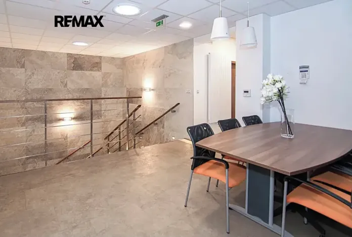 Pronájem kanceláře, Praha - Horní Počernice, Plkovská, 80 m2