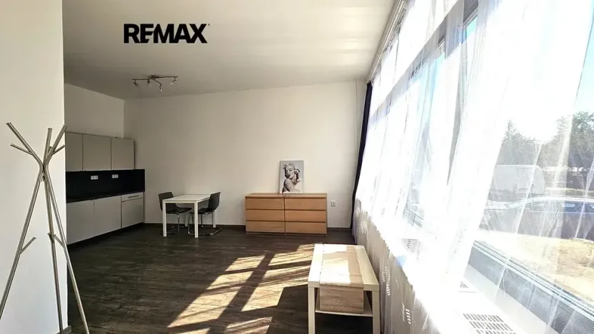 Prodej bytu 1+kk, Praha - Vršovice, Tádžická, 33 m2