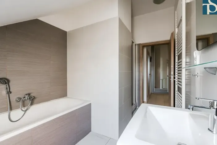 Prodej bytu 2+kk, Praha - Strašnice, Černokostelecká, 70 m2