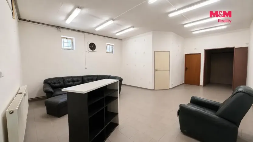 Pronájem obchodního prostoru, Louny, Pražská, 170 m2