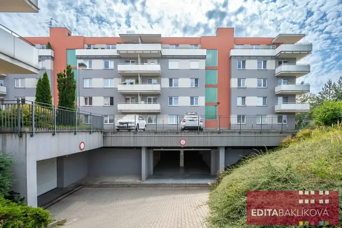 Pronájem garáže, Olomouc, Mošnerova, 19 m2