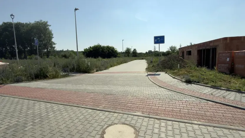 Prodej pozemku, Mikulov, Slovácké brigády, 721 m2