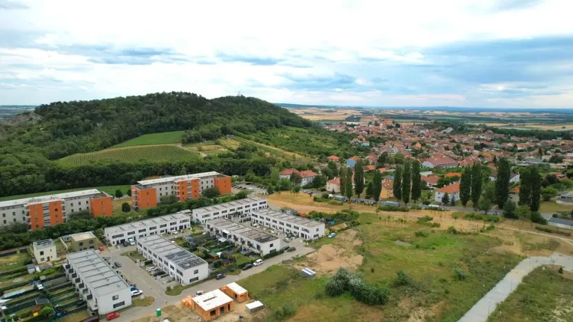 Prodej pozemku, Mikulov, Slovácké brigády, 721 m2