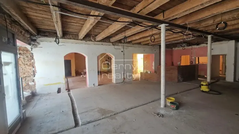 Prodej komerční nemovitosti, Nový Bydžov, Dukelská třída, 300 m2