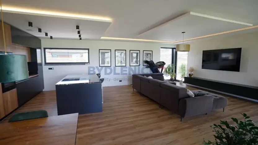 Prodej rodinného domu, Dynín, 219 m2