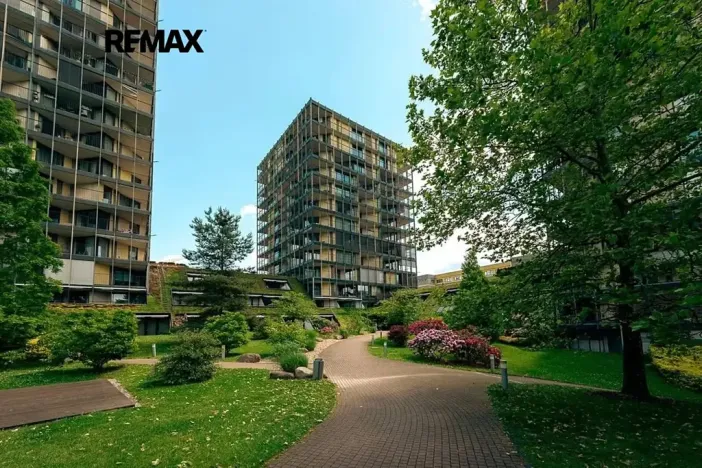 Prodej bytu 1+kk, Praha - Žižkov, Ke kapslovně, 38 m2