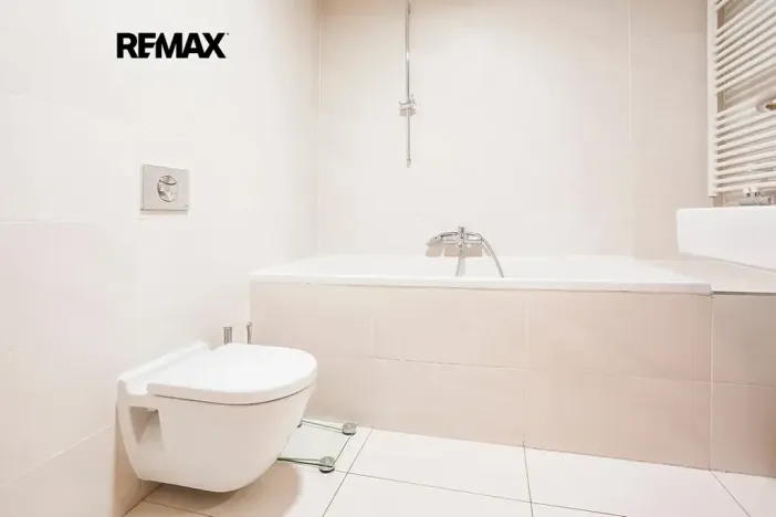 Prodej bytu 1+kk, Praha - Žižkov, Ke kapslovně, 38 m2
