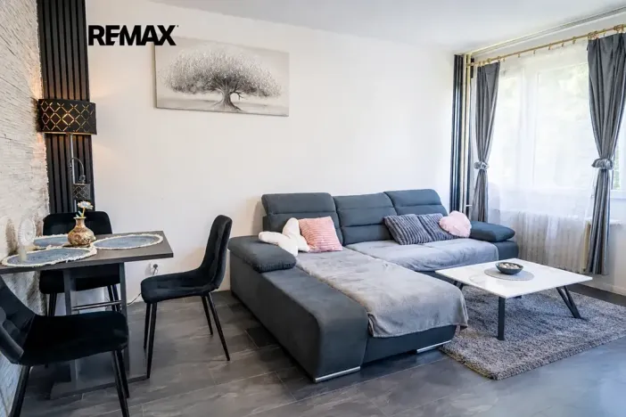 Prodej bytu 2+kk, Pardubice, Mladých, 39 m2
