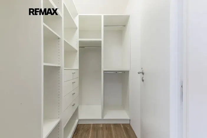 Pronájem bytu 1+kk, Klecany, V Honech, 30 m2