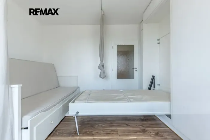 Pronájem bytu 1+kk, Klecany, V Honech, 30 m2