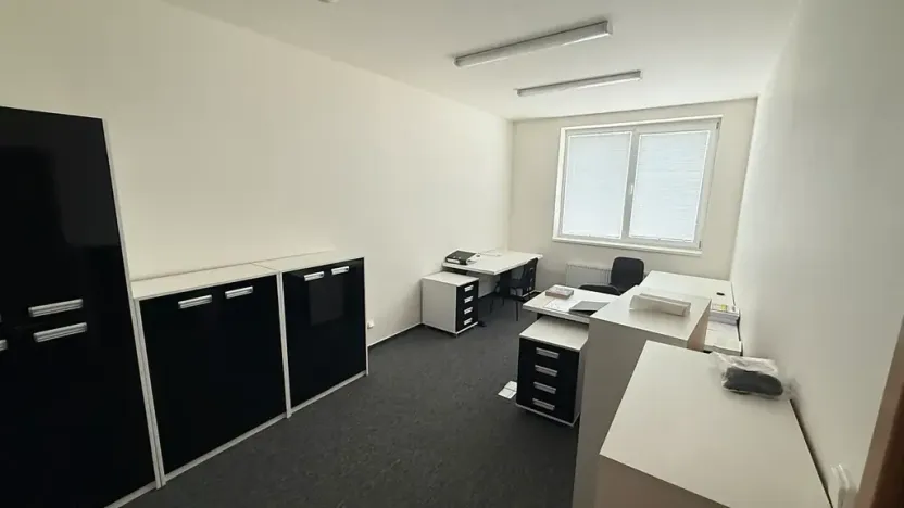 Pronájem kanceláře, Plzeň, Jateční, 230 m2