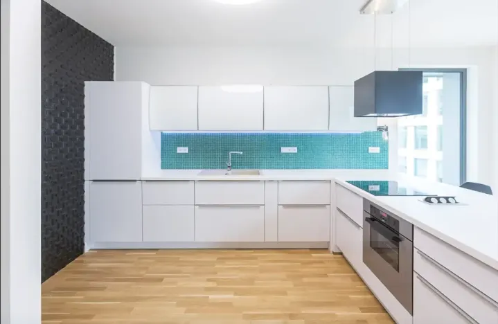 Pronájem bytu 2+kk, Praha - Karlín, Pernerova, 60 m2