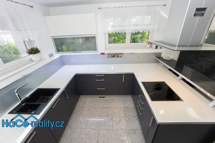 Prodej rodinného domu, Mikulovice, Dlouhá, 200 m2