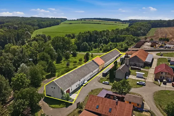 Prodej výrobních prostor, Věžky, 2200 m2