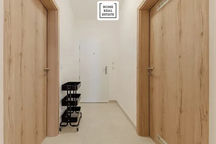 Pronájem bytu 1+kk, Praha - Strašnice, Zvěřinova, 48 m2