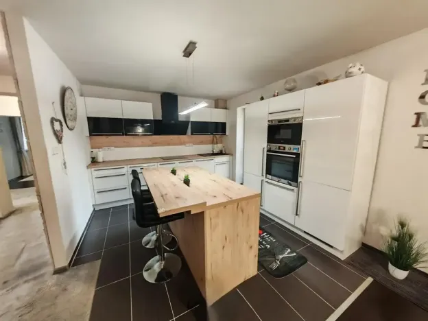 Prodej rodinného domu, Neumětely, V Chaloupkách, 230 m2