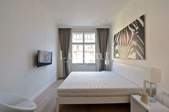 Pronájem bytu 2+kk, Praha - Vinohrady, náměstí Jiřího z Poděbrad, 56 m2