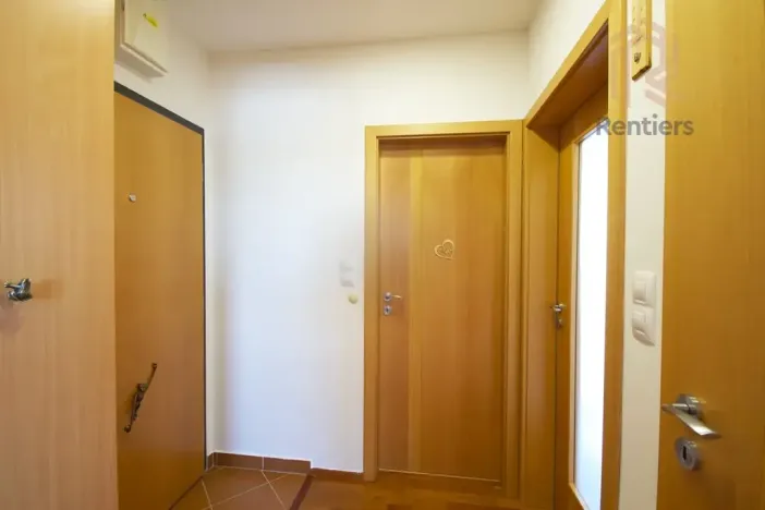 Pronájem bytu 2+kk, Praha - Velká Chuchle, Hvězdářská, 46 m2