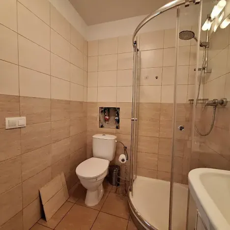 Pronájem bytu 2+1, Praha - Smíchov, Podbělohorská, 42 m2