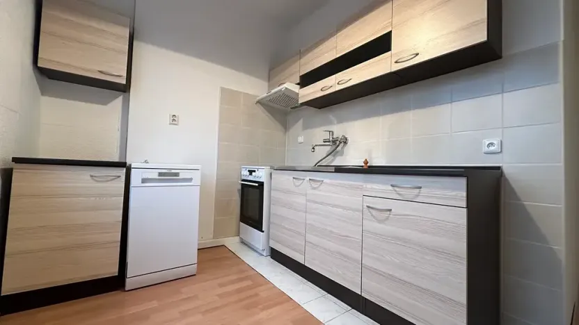 Pronájem bytu 2+1, Bánov, 55 m2