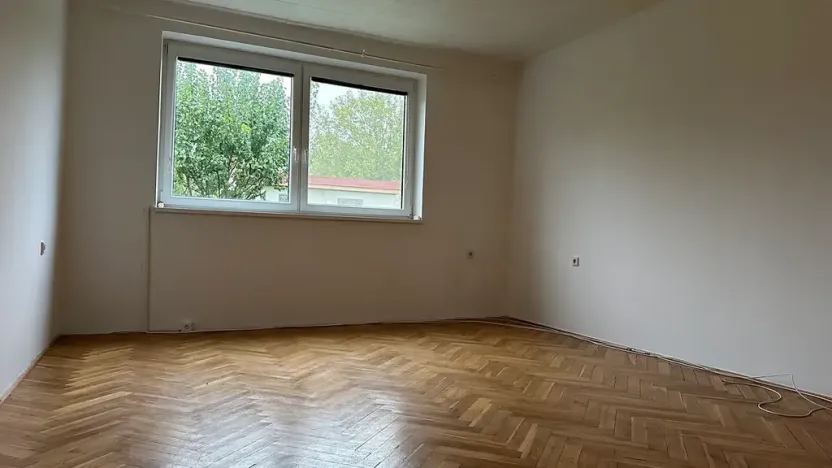 Pronájem bytu 2+1, Bánov, 55 m2
