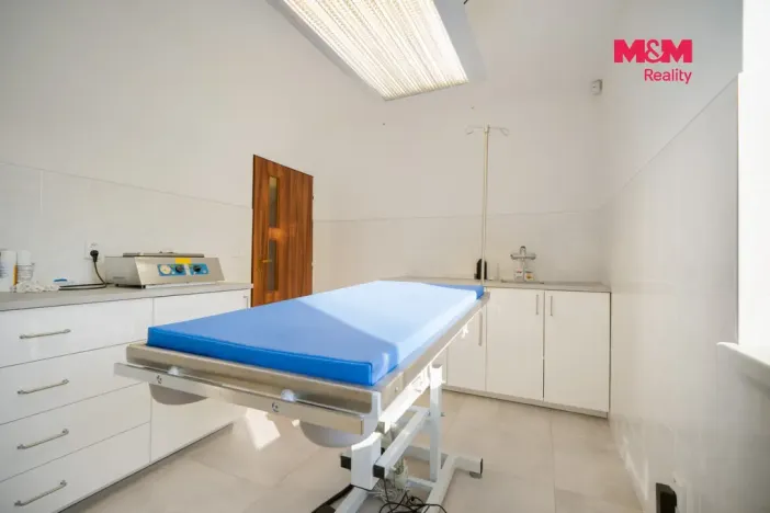 Prodej obchodního prostoru, Lázně Bohdaneč, Škroupova, 107 m2