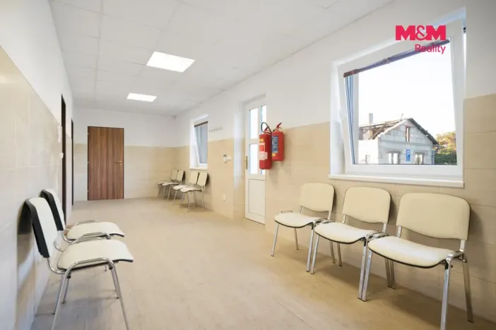 Prodej obchodního prostoru, Lázně Bohdaneč, Škroupova, 107 m2