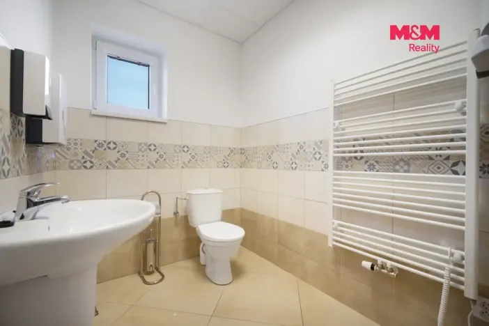 Prodej obchodního prostoru, Lázně Bohdaneč, Škroupova, 107 m2