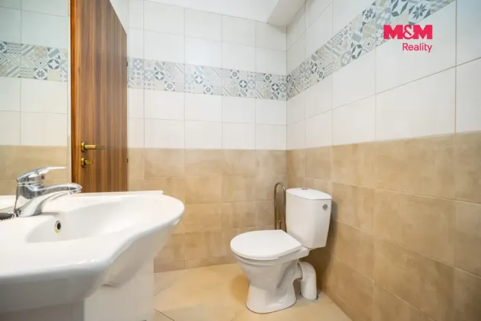 Prodej obchodního prostoru, Lázně Bohdaneč, Škroupova, 107 m2