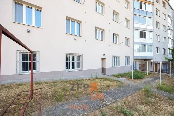 Prodej bytu 1+1, Znojmo, Loucká, 42 m2