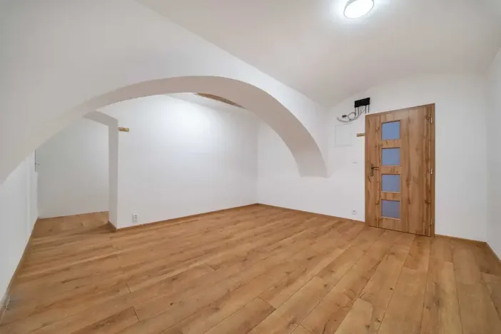 Pronájem obchodního prostoru, Plzeň, Dvorní, 127 m2