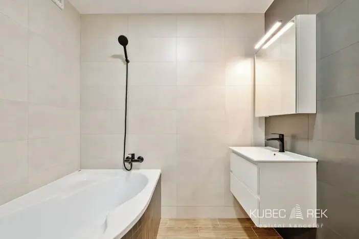 Prodej bytu 3+1, Tábor, Minská, 67 m2