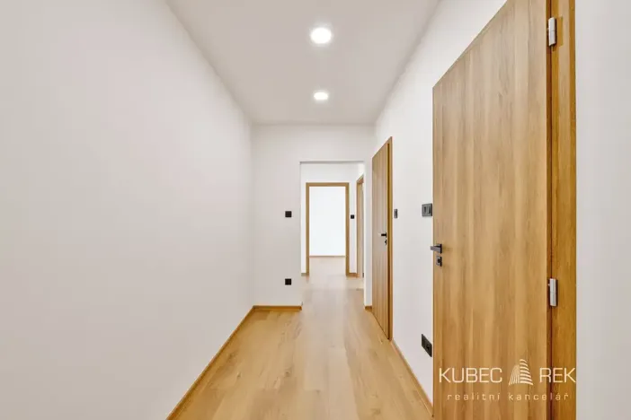 Prodej bytu 3+1, Tábor, Minská, 67 m2